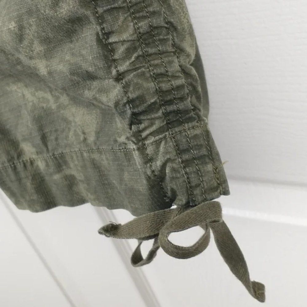 Nike ACG Capri Pants Size 8 Green Camo Cargo Hiking Athletic * - Picture 4 of 14